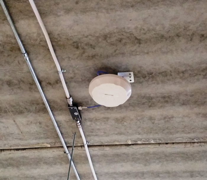 JDTECK's Low Profile, Low PIM Dome Antenna mated to our Z Bracket is perfect for a DAS deployment in a parking garage. Hangs down less that 5 Inches from ceiling deck. 
